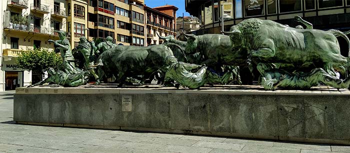 monumento-encierro-pamplona