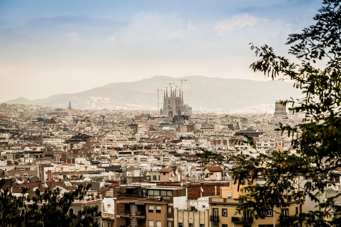 cathedral, sagrada familia, barcelona